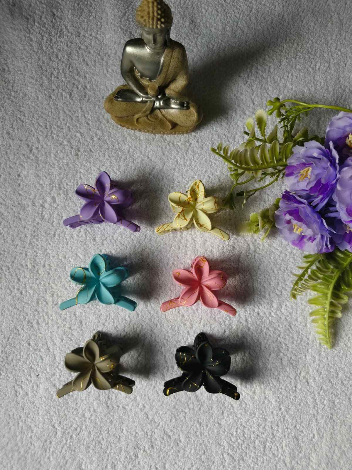 Mini hair claw clips